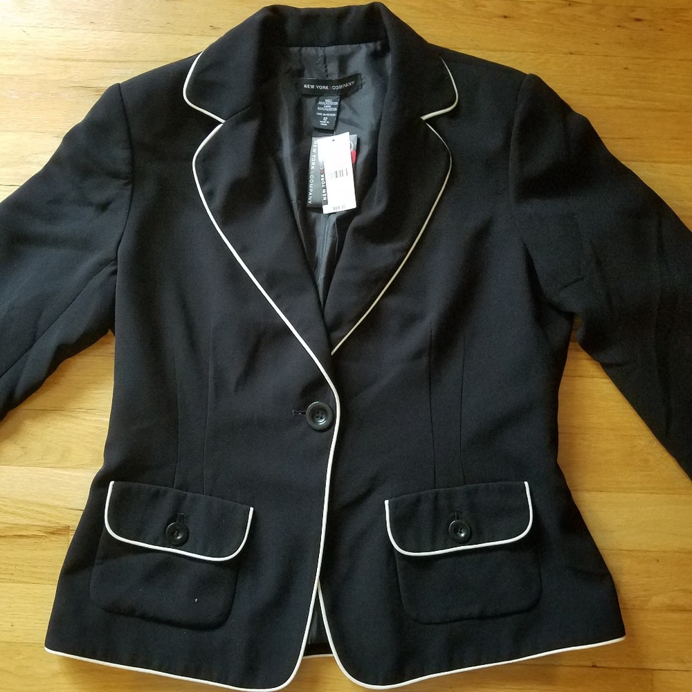 NWT NY&Co Black Blazer w/ White Trim - Size12